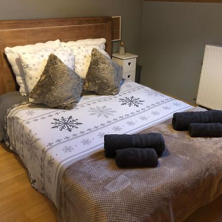 Charmant Appartement 2-4 Personnes Entre Annecy Et Aravis Thônes Exterior foto